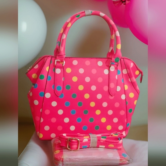 Gorgeous Modern Retro Bubblegum Pink Polka Dot Designer Handbag Set - Picture 4 of 7